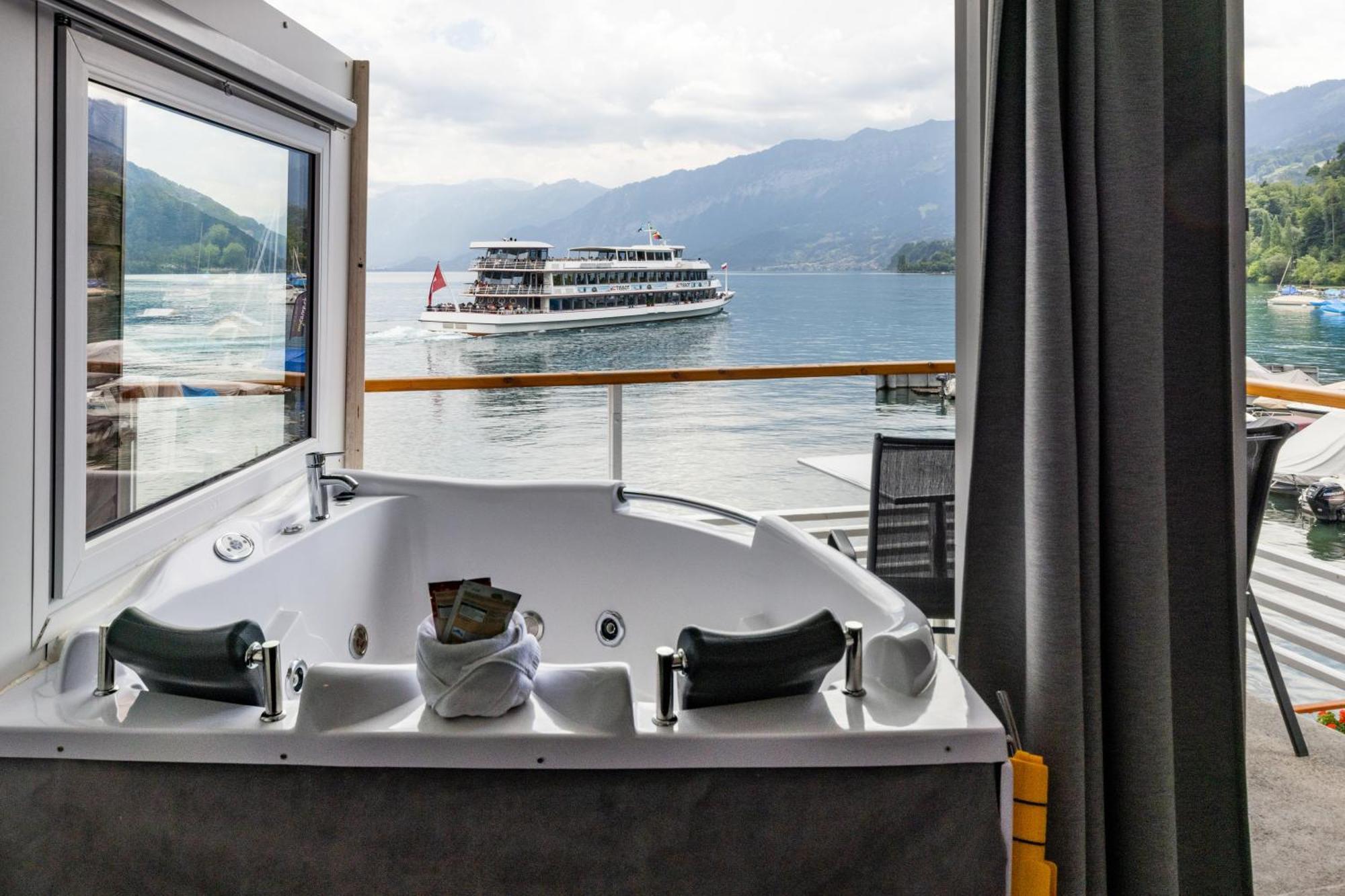 Strandhotel Seeblick Faulensee Eksteriør billede