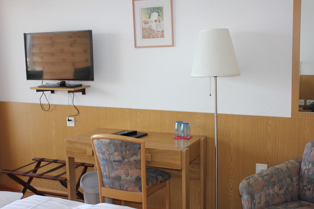 Strandhotel Seeblick Faulensee Eksteriør billede