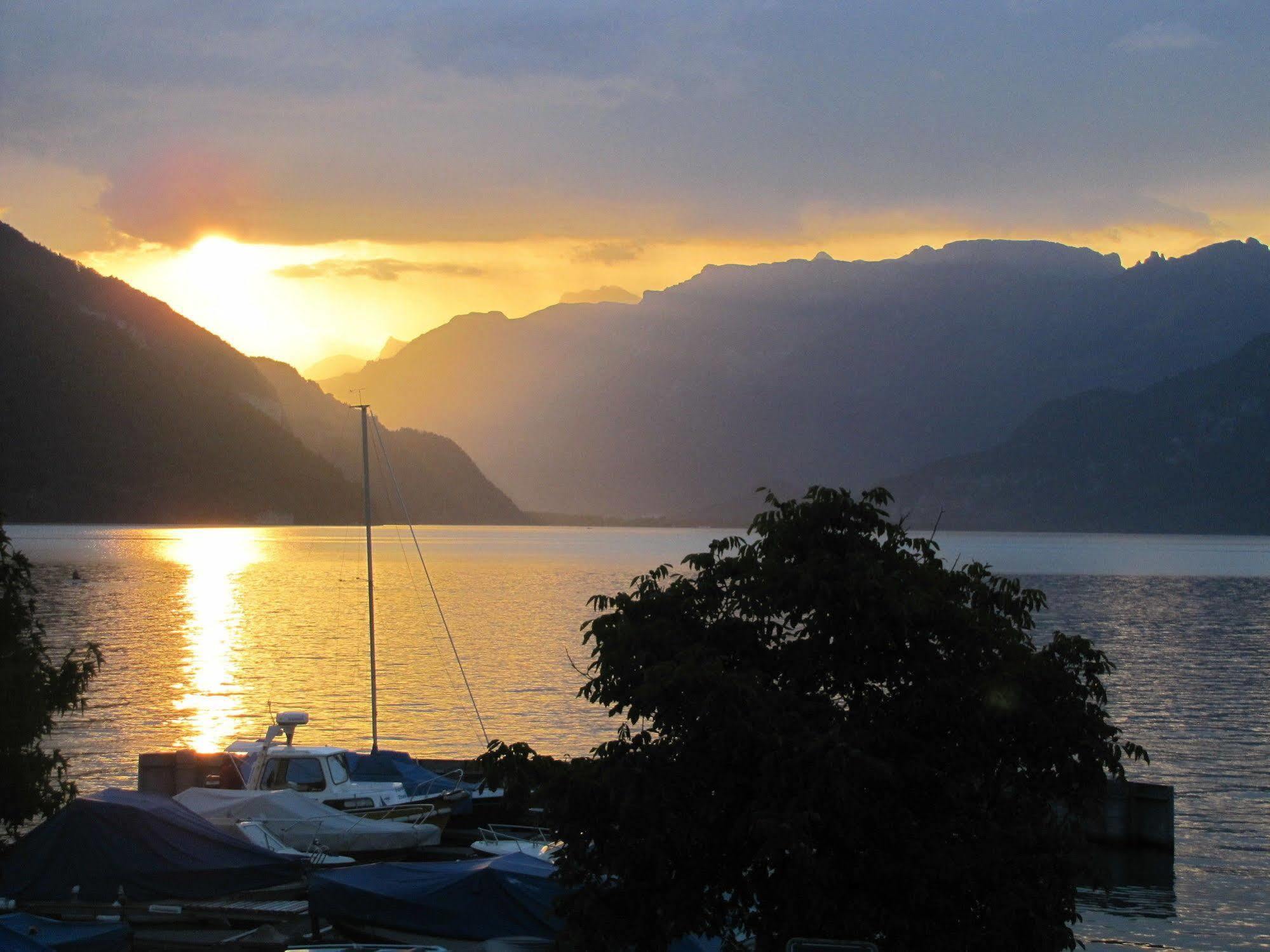 Strandhotel Seeblick Faulensee Eksteriør billede