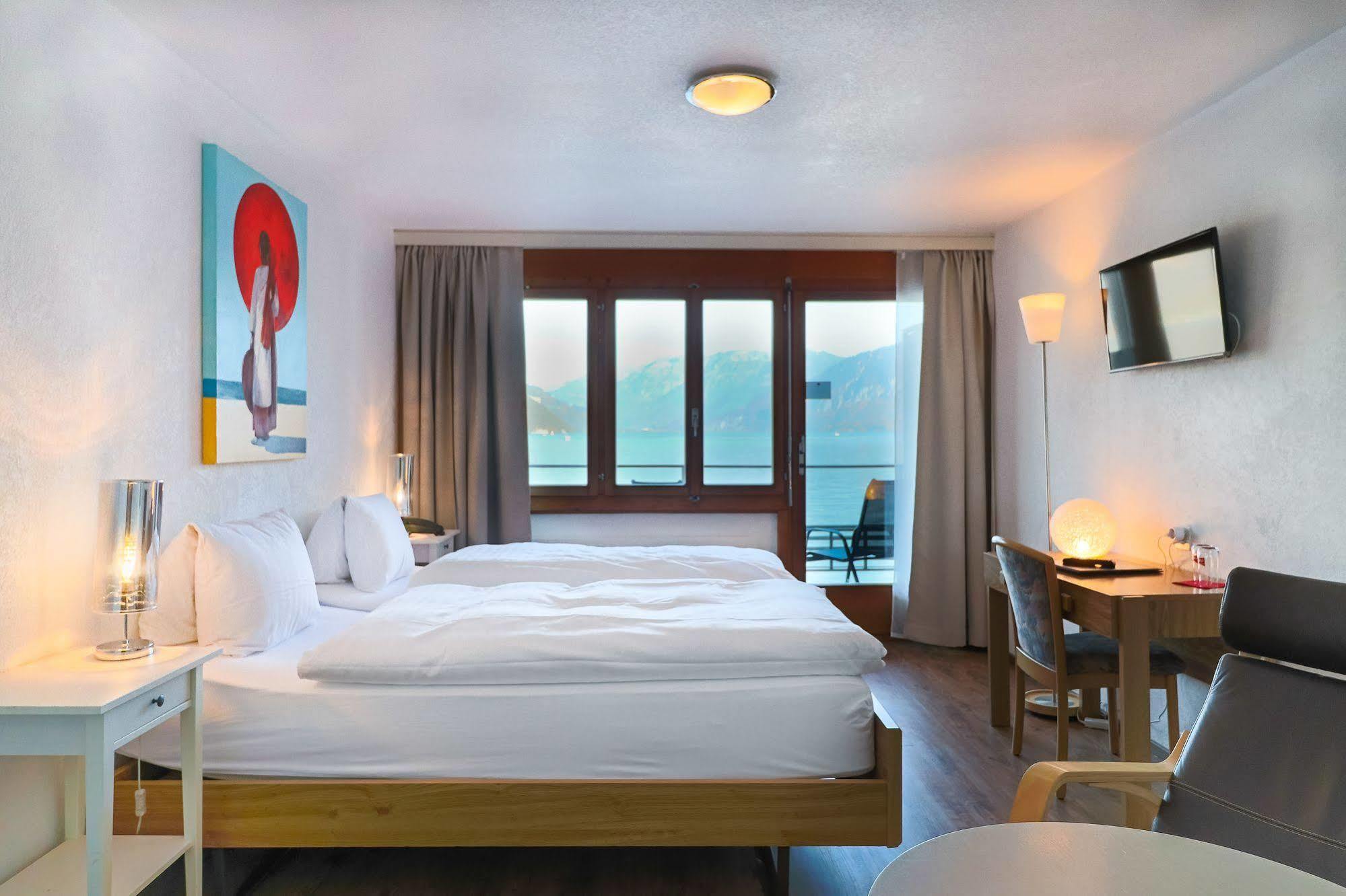 Strandhotel Seeblick Faulensee Eksteriør billede